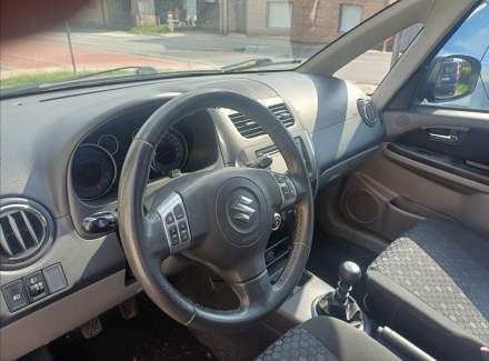 Suzuki - SX4
