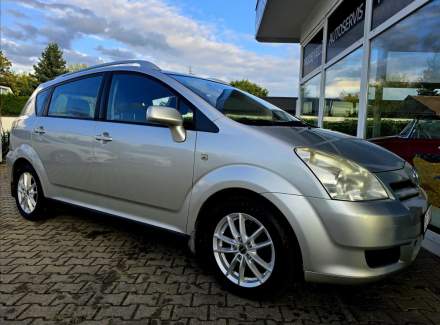 Toyota - Corolla Verso