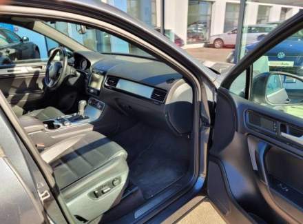 Volkswagen - Touareg