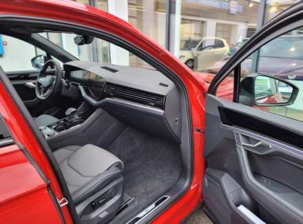 Volkswagen - Touareg