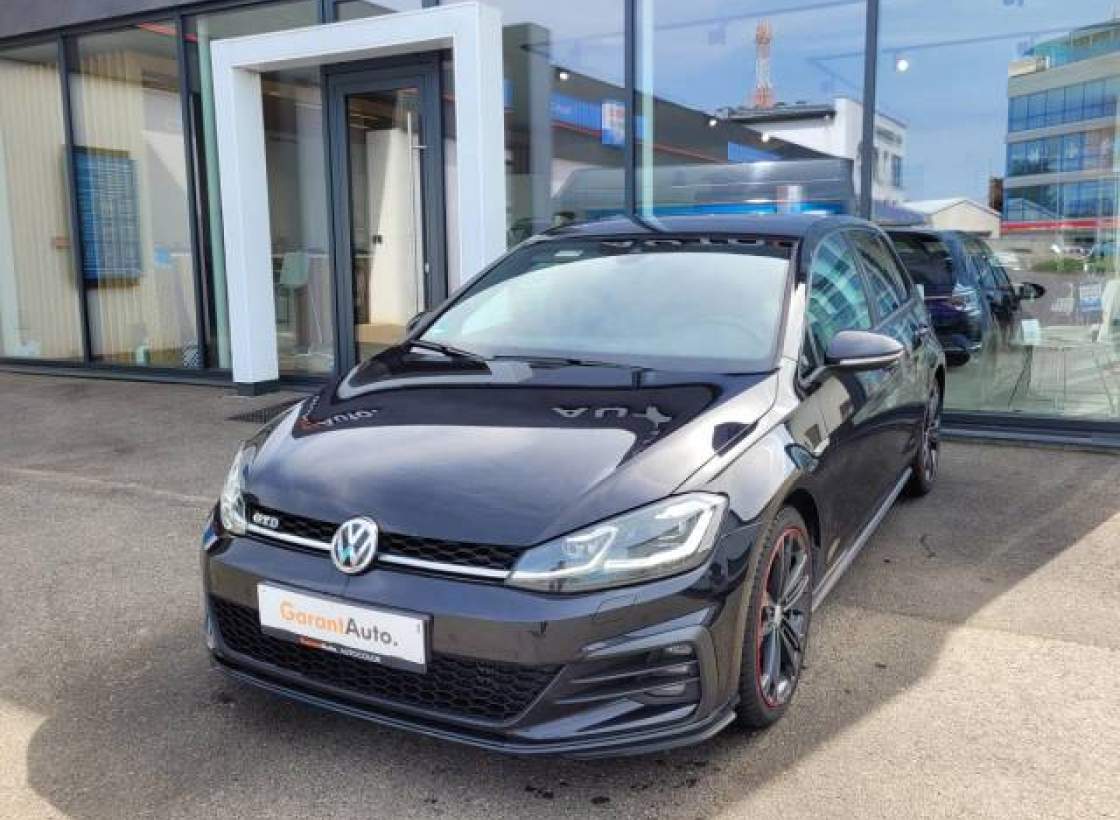 Volkswagen - Golf