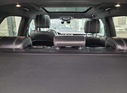 Land Rover - Range Rover Velar