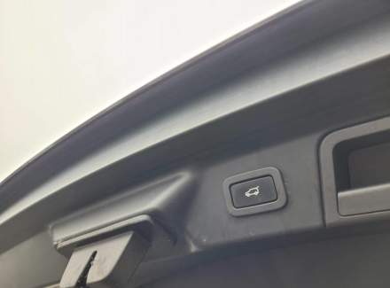 Land Rover - Range Rover Velar