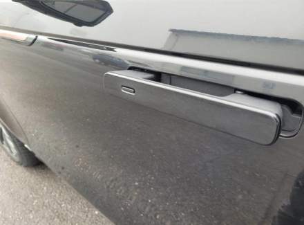 Land Rover - Range Rover Velar