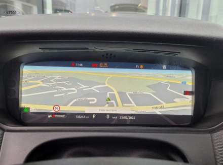 Land Rover - Range Rover Velar