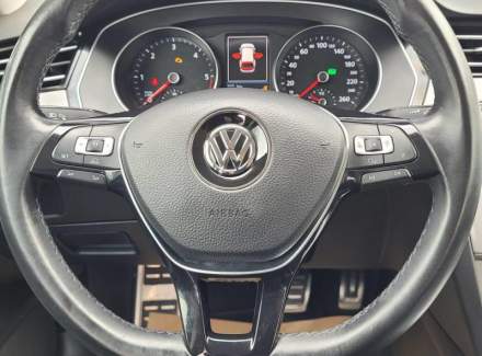 Volkswagen - Passat