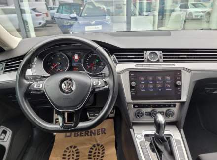 Volkswagen - Passat