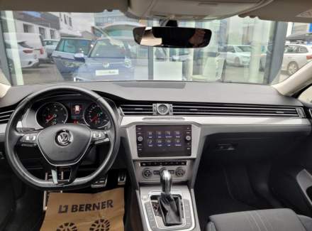 Volkswagen - Passat
