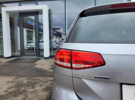 Volkswagen - Passat