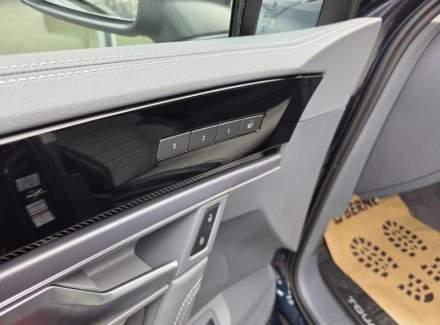 Volkswagen - Touareg