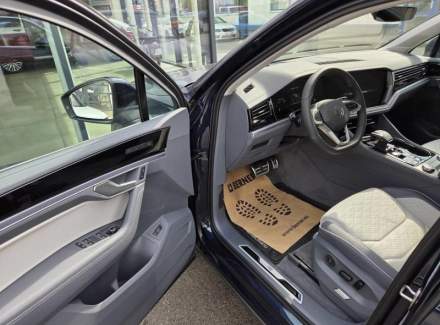 Volkswagen - Touareg