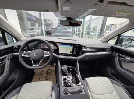 Volkswagen - Touareg