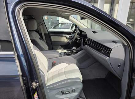 Volkswagen - Touareg