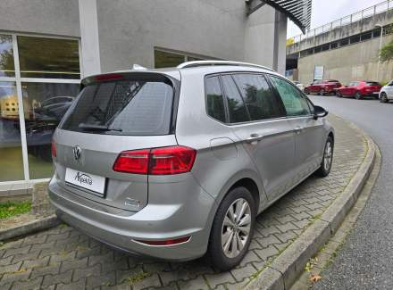 Volkswagen - Golf