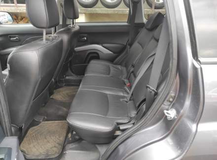 Mitsubishi - Outlander