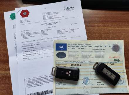 Mitsubishi - Outlander