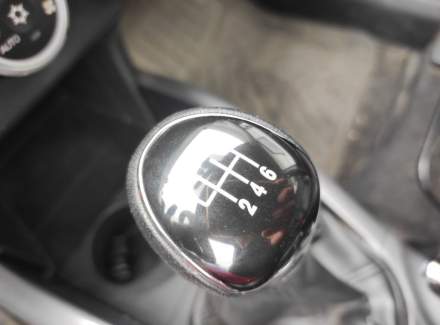 Mitsubishi - Outlander