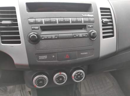 Mitsubishi - Outlander