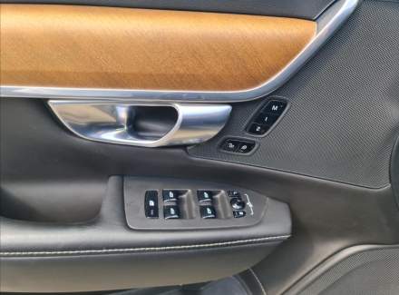 Volvo - V90