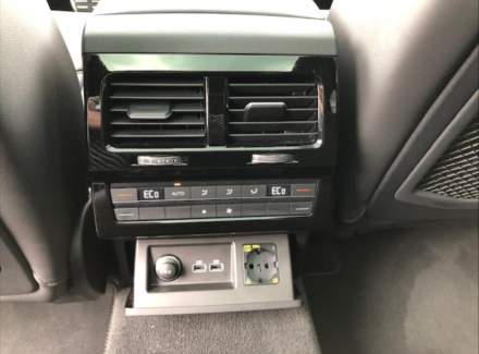 Volkswagen - Touareg