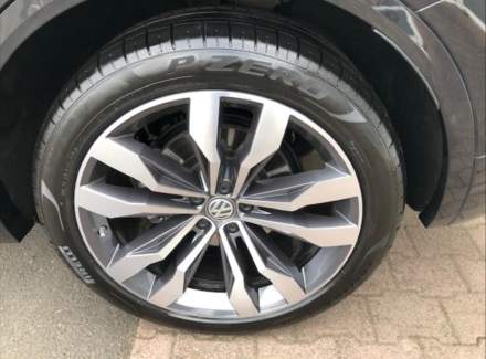 Volkswagen - Touareg