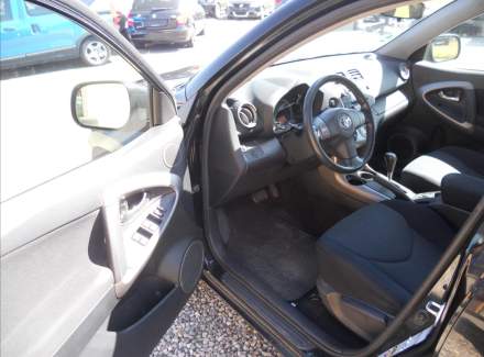 Toyota - RAV 4