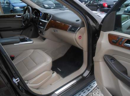 Mercedes-Benz - M-class