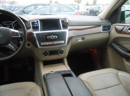 Mercedes-Benz - M-class