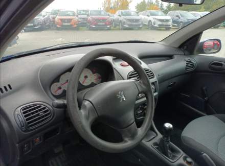 Peugeot - 206