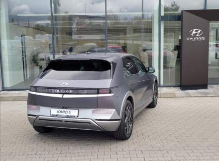 Hyundai - IONIQ 5