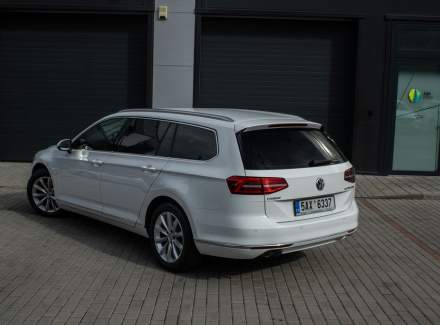 Volkswagen - Passat