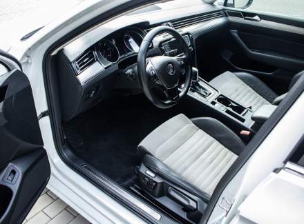 Volkswagen - Passat