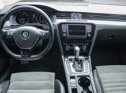 Volkswagen - Passat