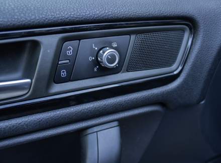 Volkswagen - Touareg