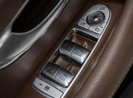 Mercedes-Benz - E-class