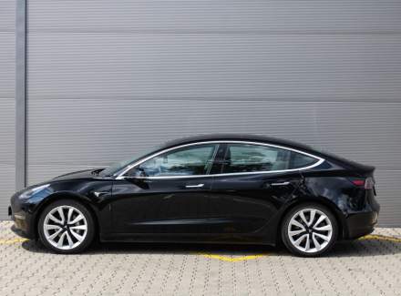 Tesla - Model 3