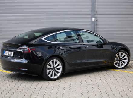 Tesla - Model 3