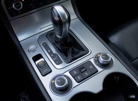 Volkswagen - Touareg