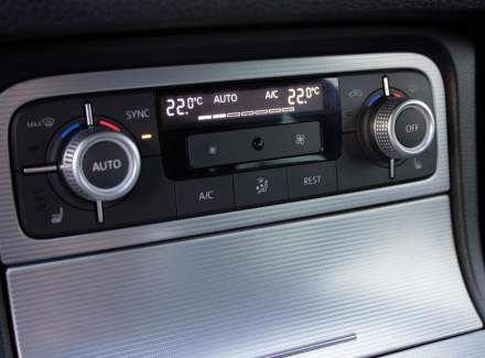 Volkswagen - Touareg