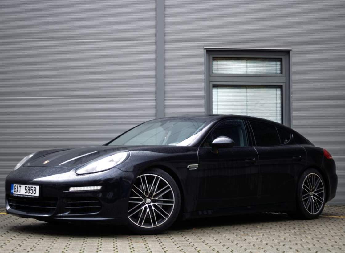 Porsche - Panamera