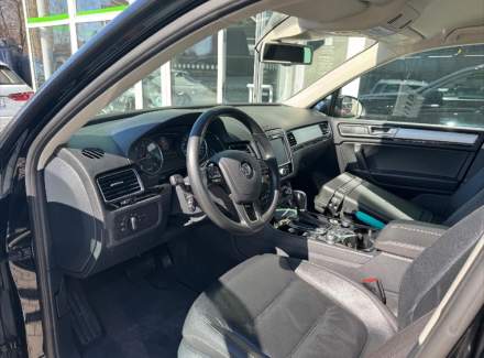 Volkswagen - Touareg