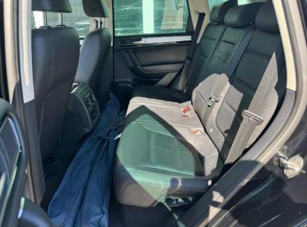 Volkswagen - Touareg