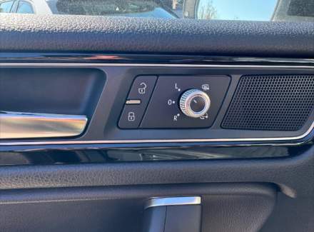 Volkswagen - Touareg