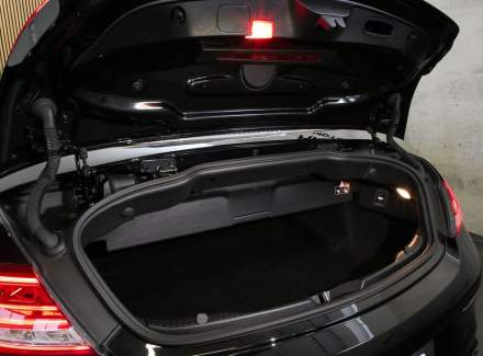 Mercedes-Benz - C-class