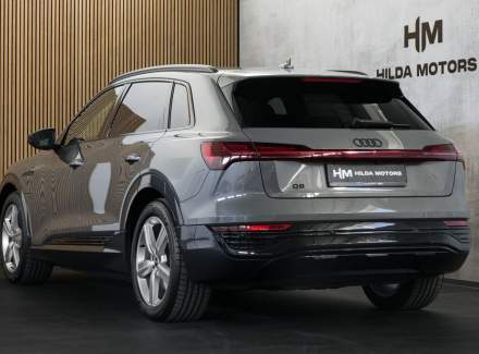 Audi - Q8