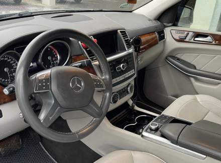 Mercedes-Benz - GL
