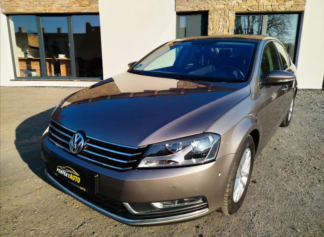 Volkswagen - Passat