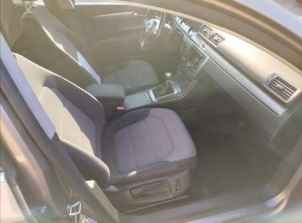 Volkswagen - Passat