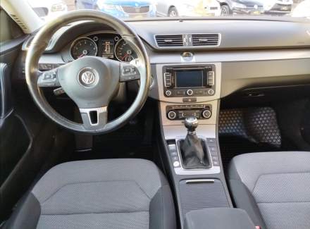 Volkswagen - Passat