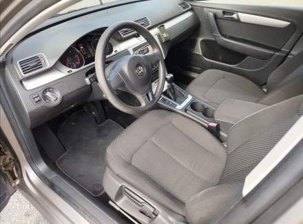 Volkswagen - Passat